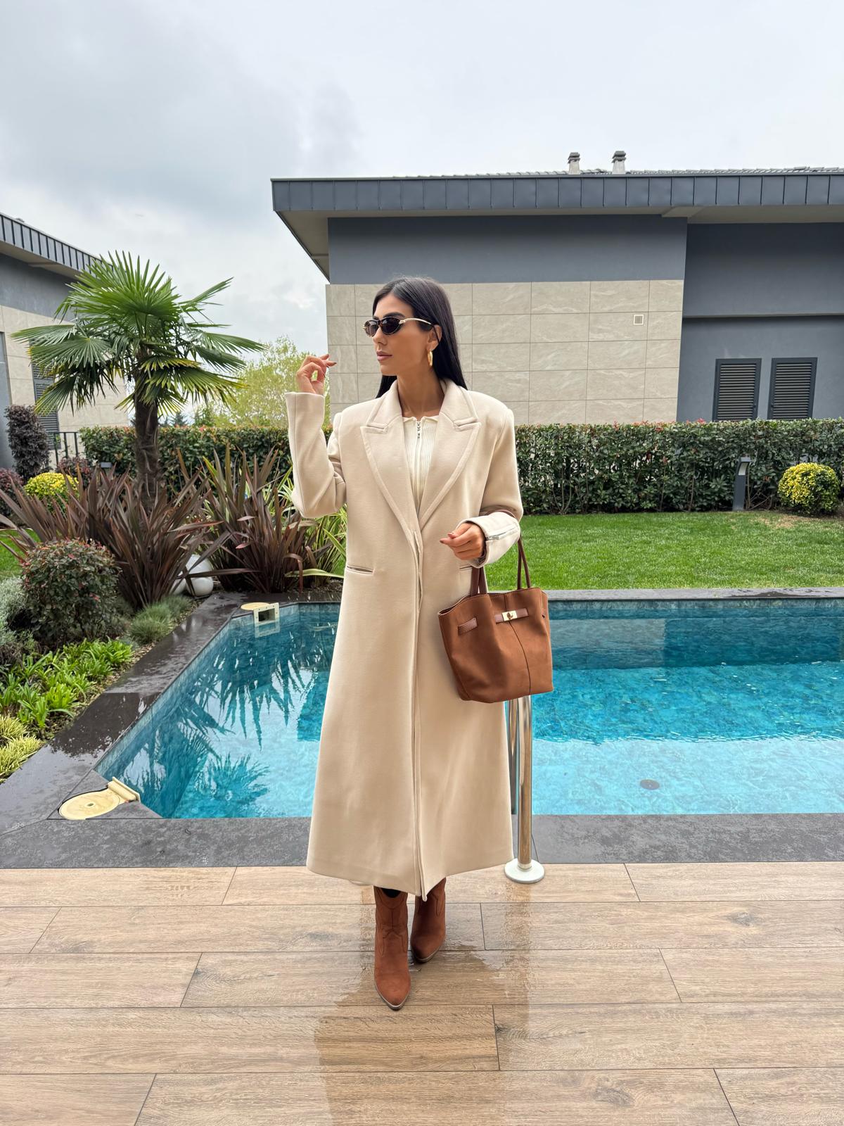 Kaşe Kumaş Astarlı Kolları Fermuar Detaylı Kaban