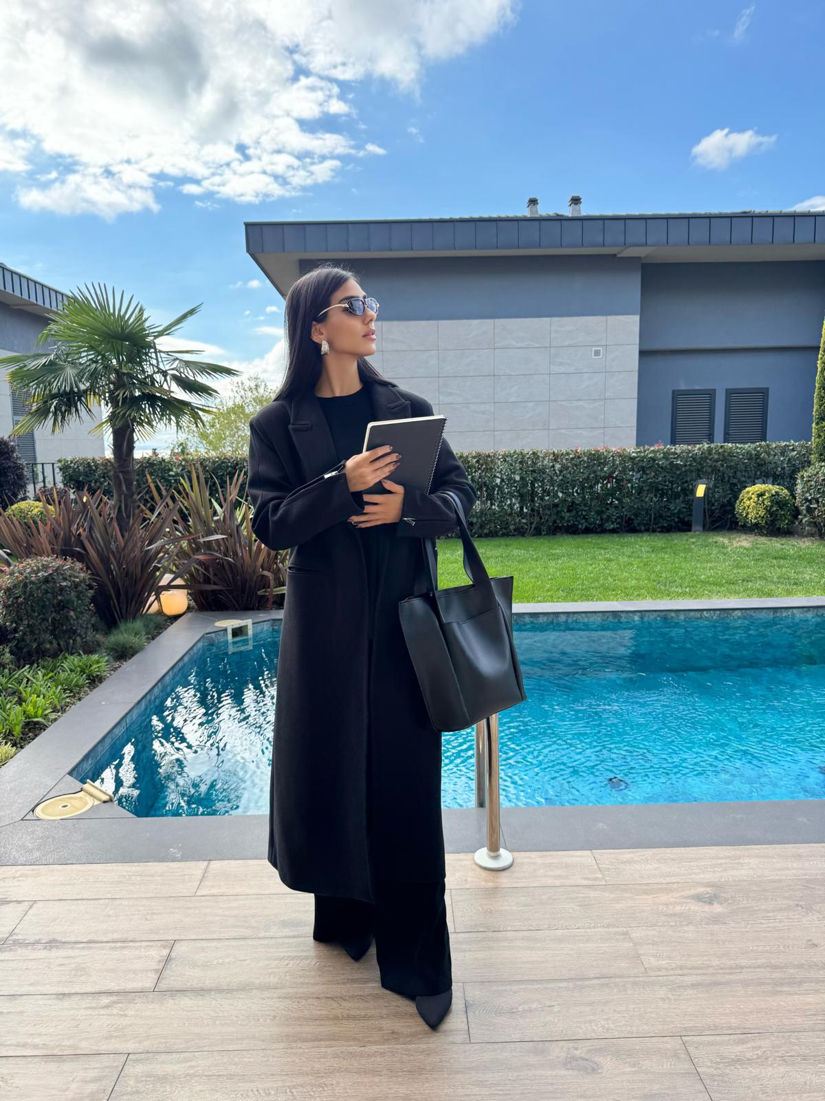 KAŞE KUMAŞ ASTARLI KOLLARI FERMUAR DETAYLI SİYAH KABAN