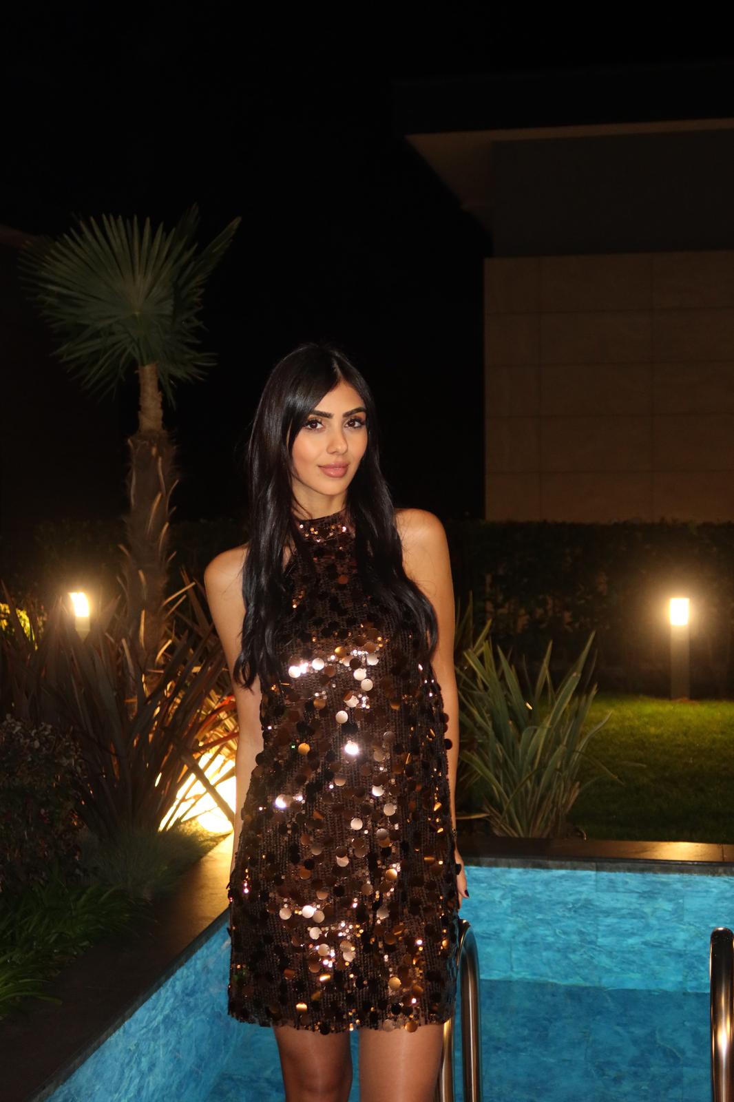 Kahverengi Halter Yaka Payetli Elbise