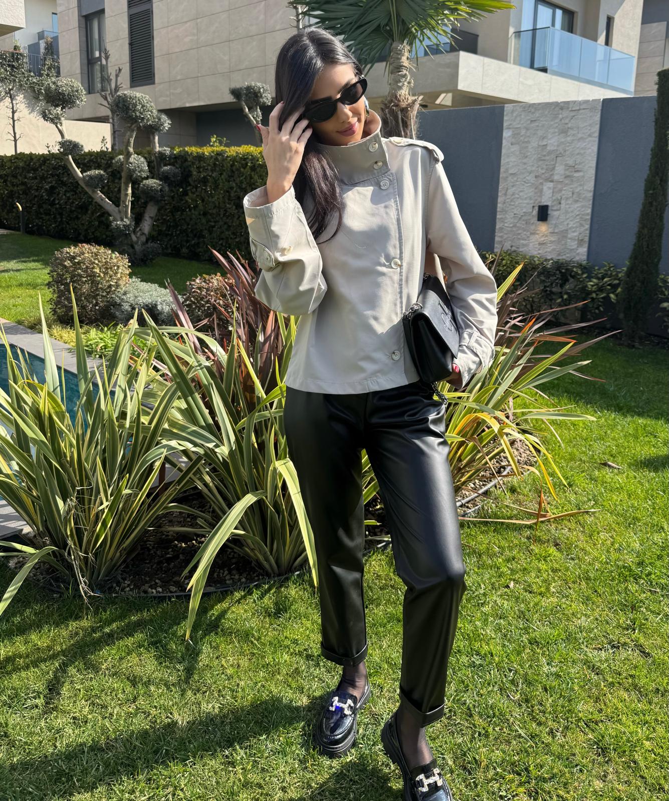 Dik Yaka Taş Trench