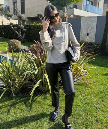 Dik Yaka Taş Trench