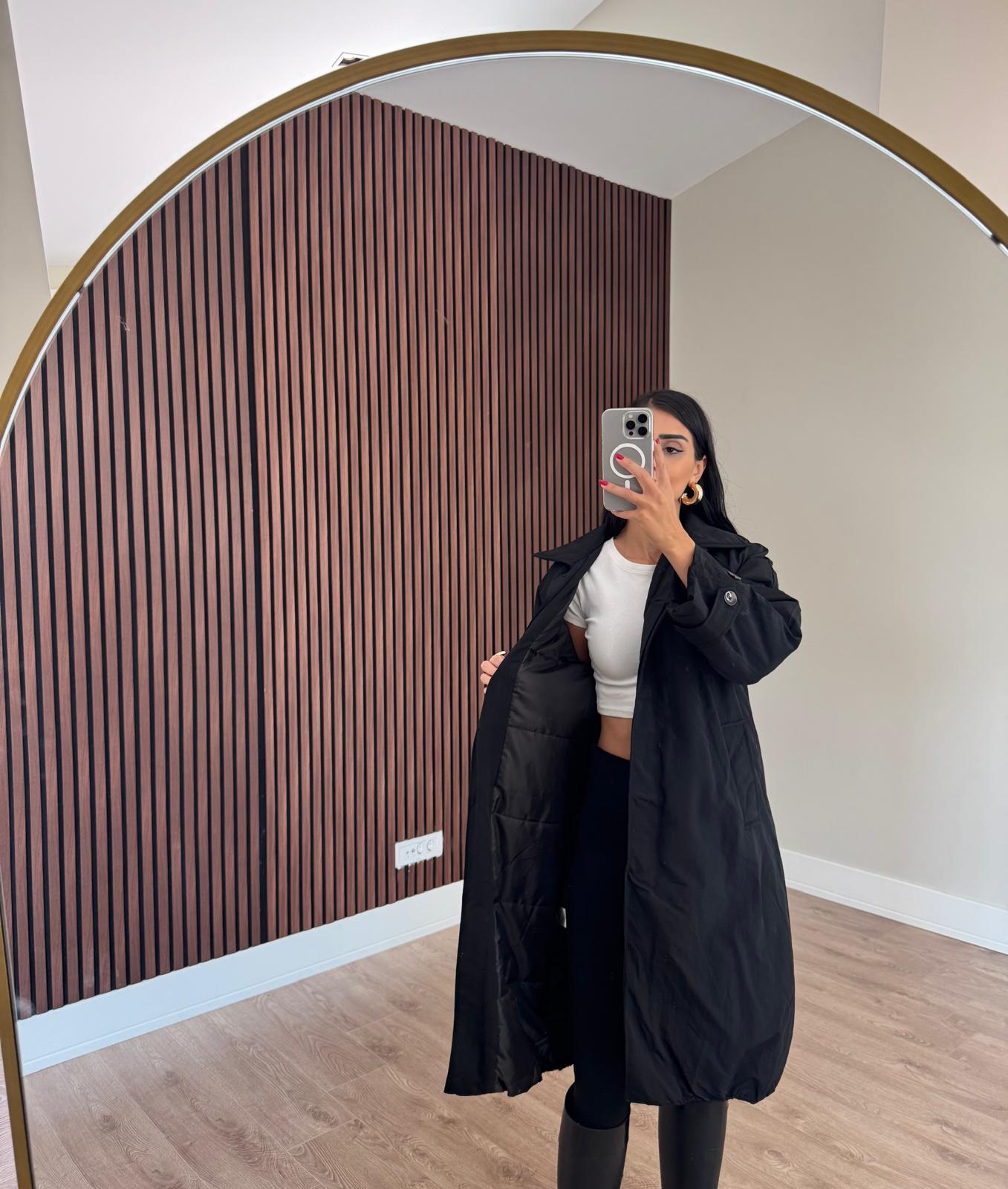 Siyah Uzun İçi Dolgulu Yağmurluk Mont