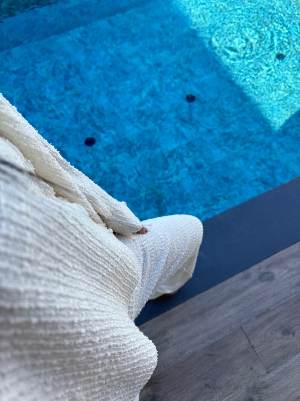 Ekru Kazak Beli Lastikli Pantolon Buklet Kumaş Takım