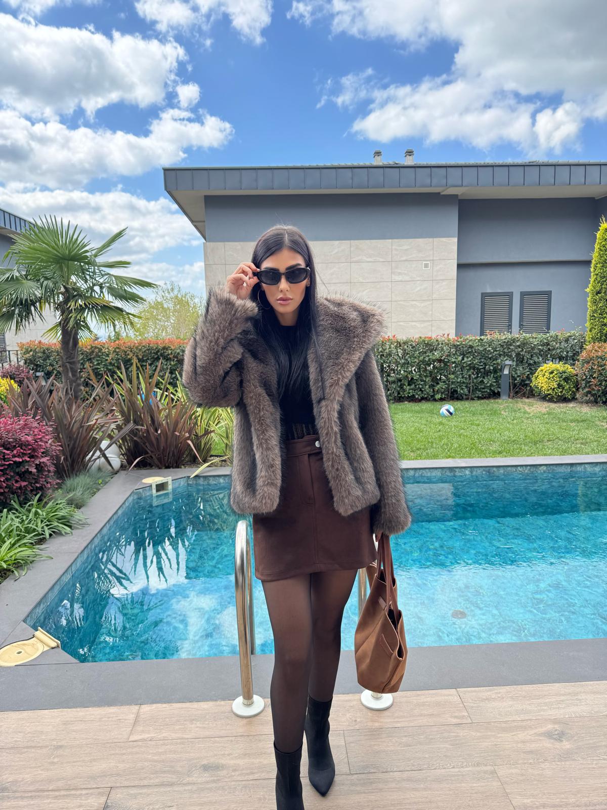 Şal Yaka Saçaklı Lolita Kısa Kürk