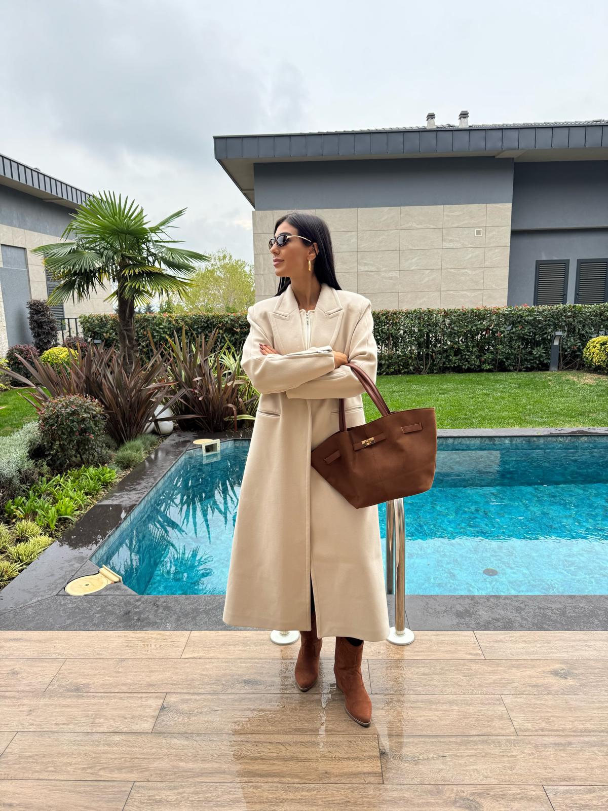 Kaşe Kumaş Astarlı Kolları Fermuar Detaylı Kaban