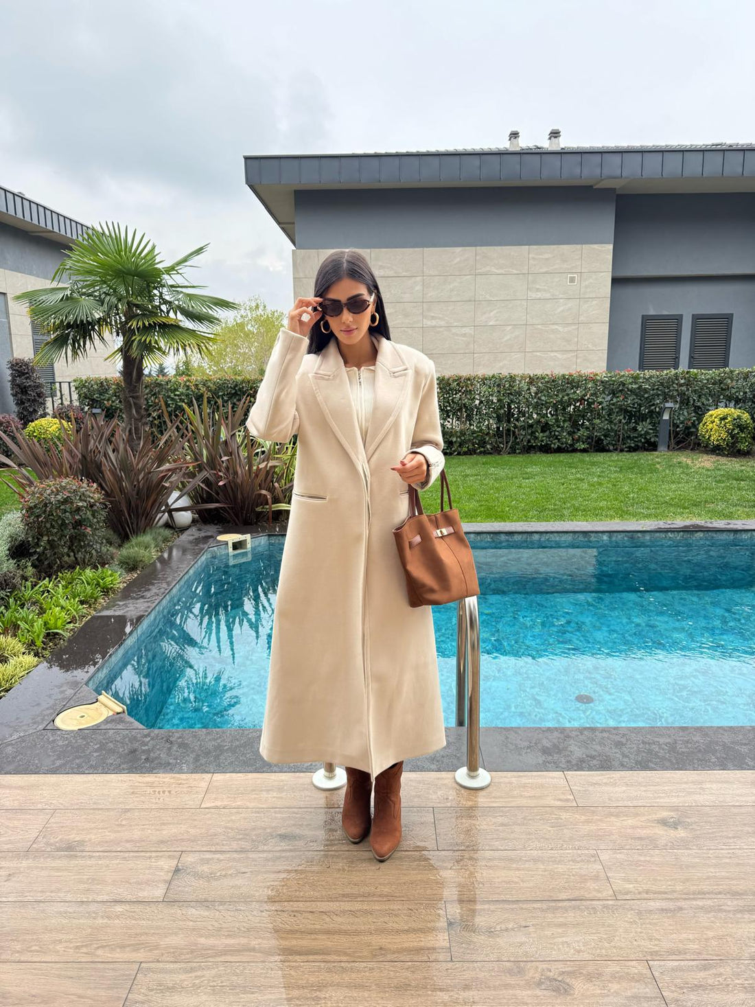 Kaşe Kumaş Astarlı Kolları Fermuar Detaylı Kaban