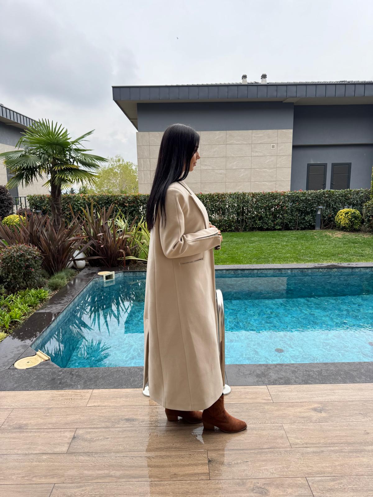 Kaşe Kumaş Astarlı Kolları Fermuar Detaylı Kaban