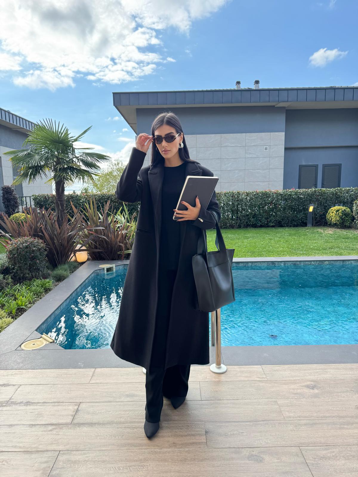 KAŞE KUMAŞ ASTARLI KOLLARI FERMUAR DETAYLI SİYAH KABAN