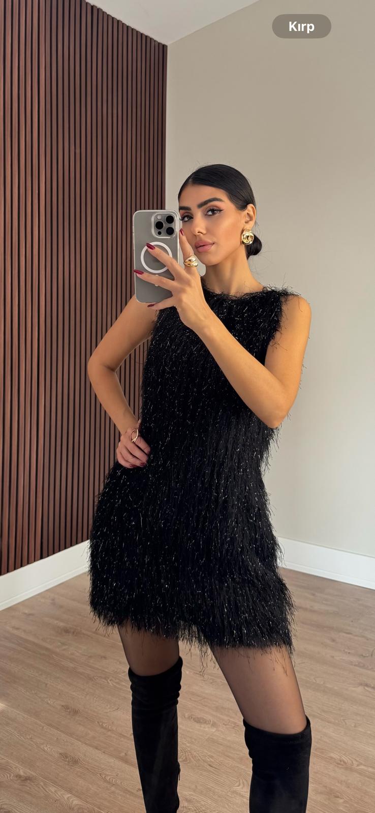 Siyah Saçaklı Elbise