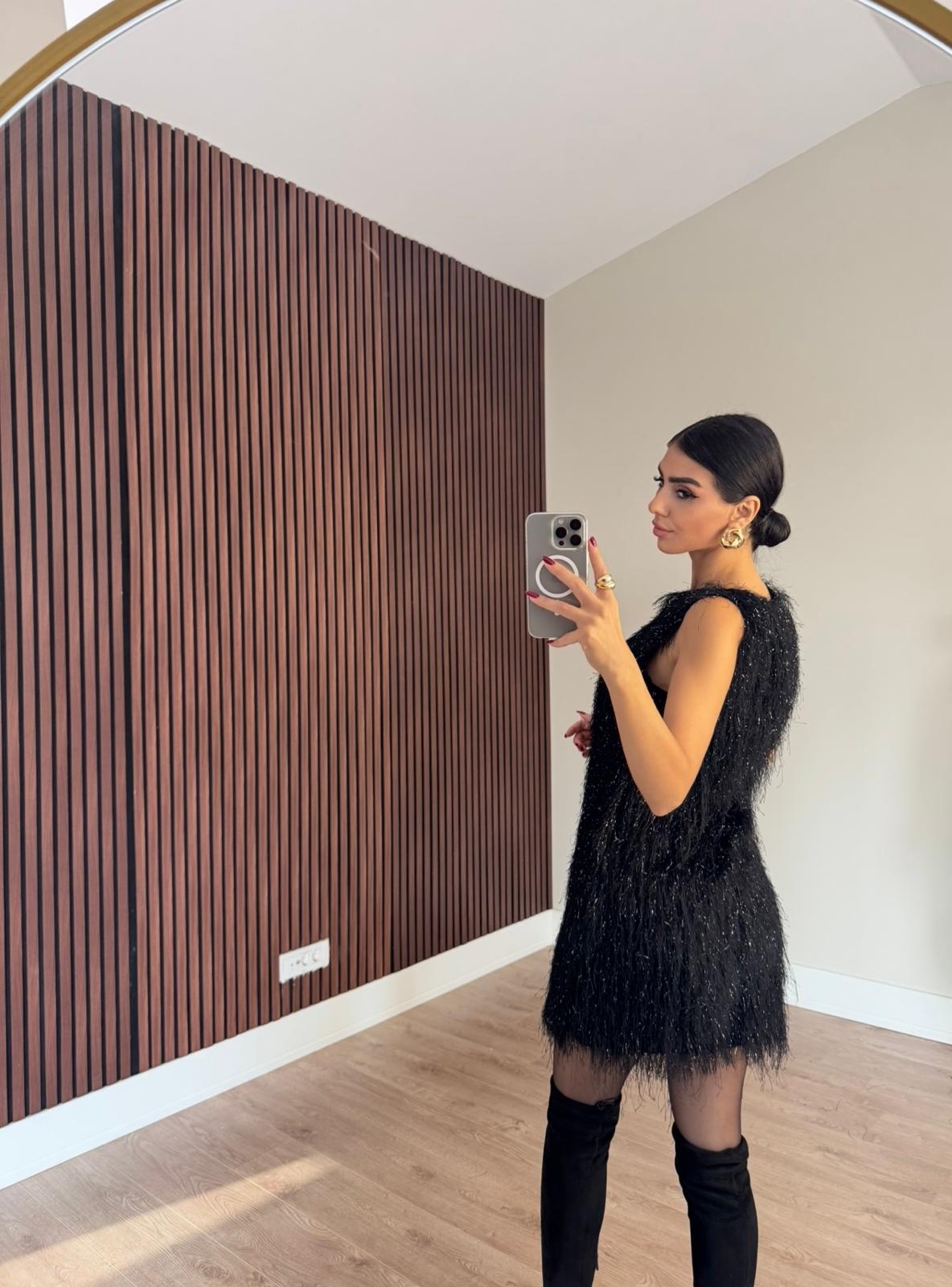 Siyah Saçaklı Elbise