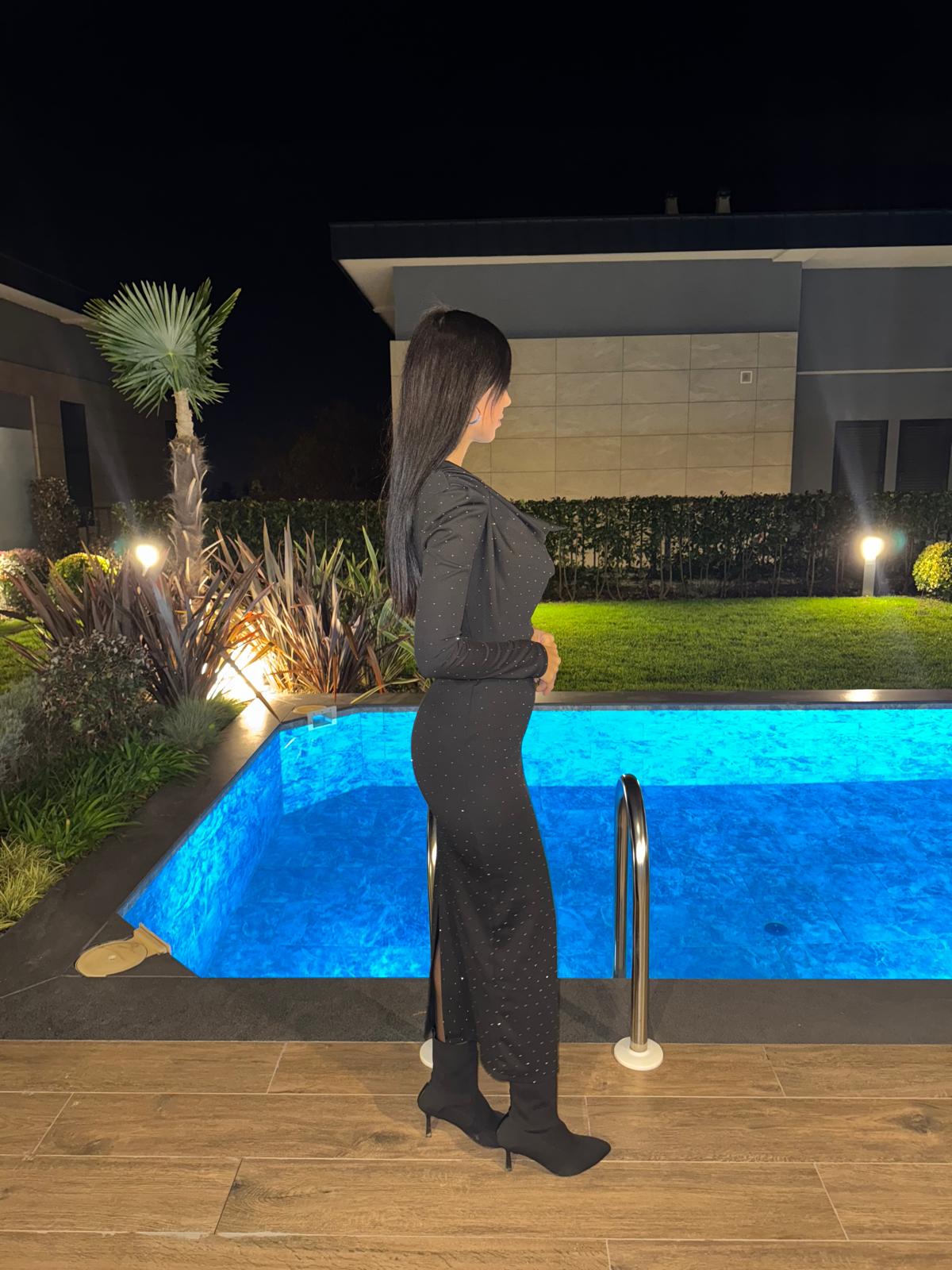 Siyah  Degaje Yaka Kalem Elbise