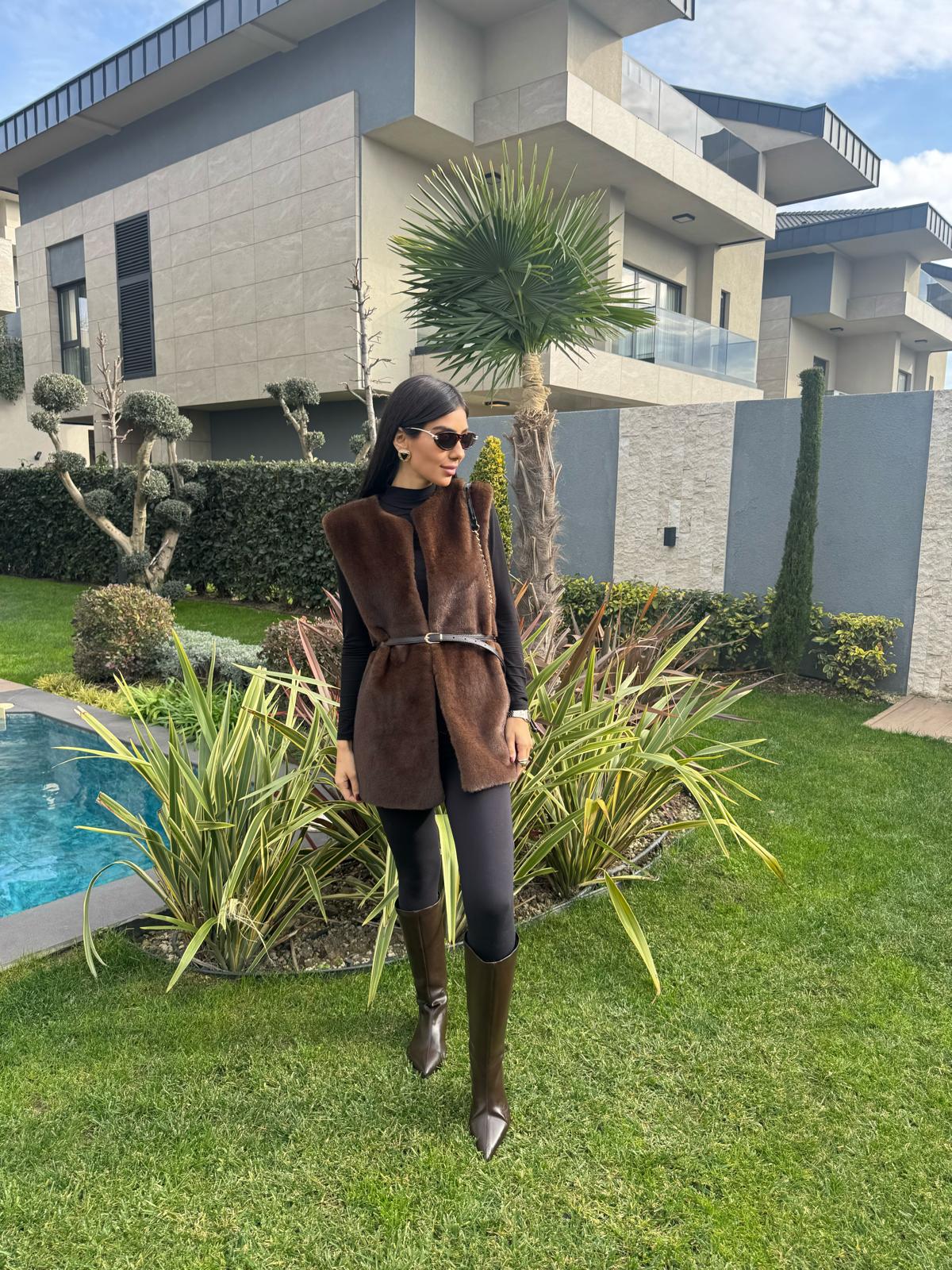 Kolsuz Kahve Peluş Yelek