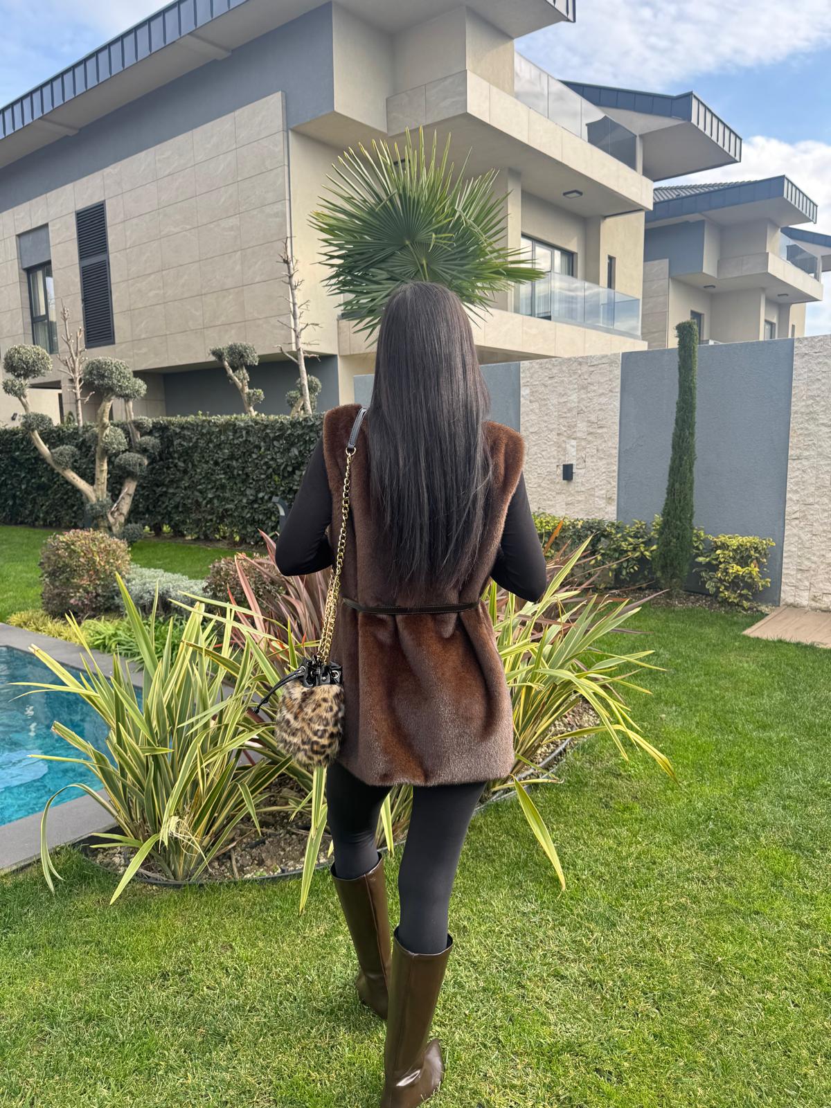 Kolsuz Kahve Peluş Yelek