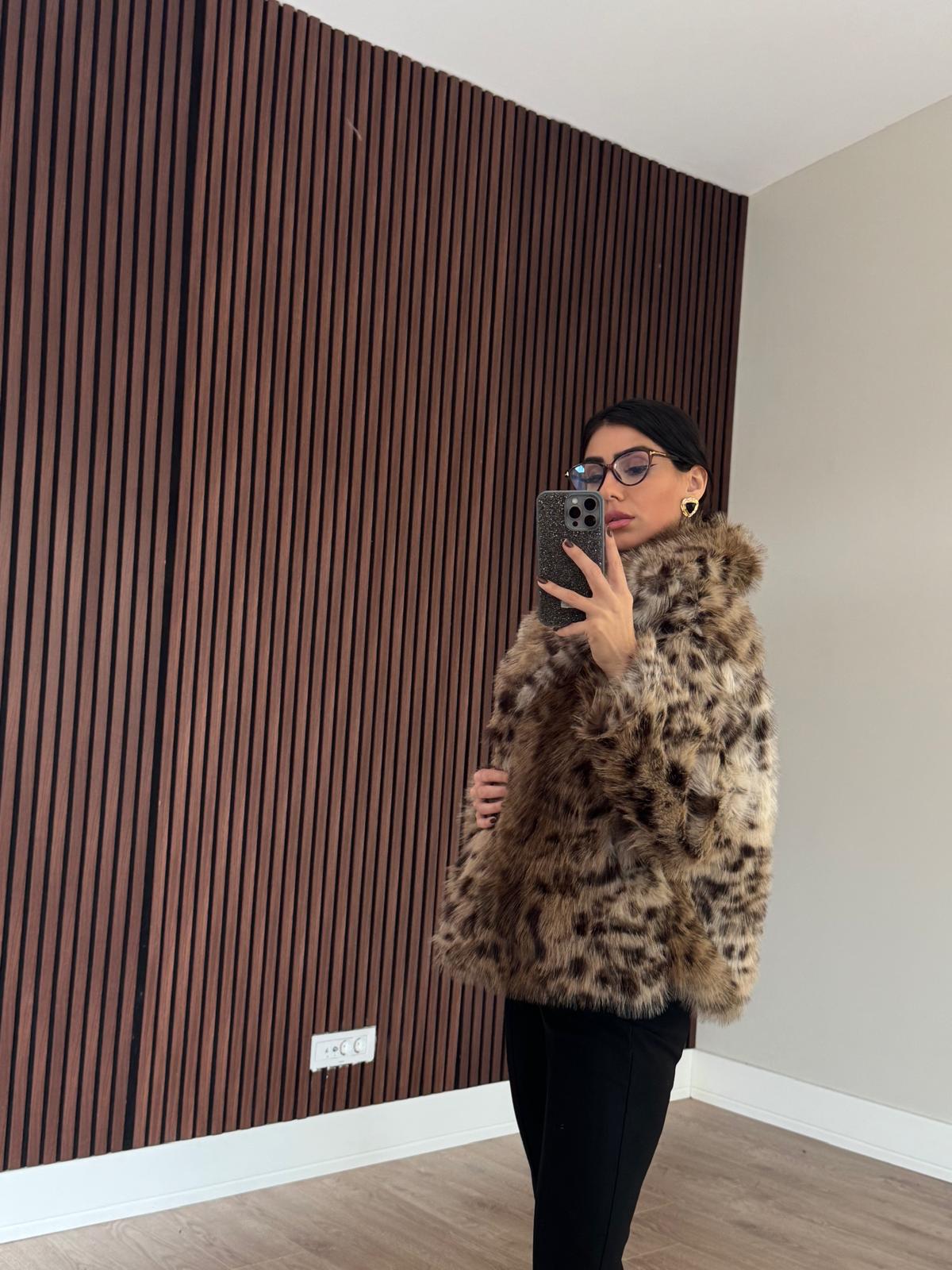 Kahve Leoparlı Desen Yakalı Kürk