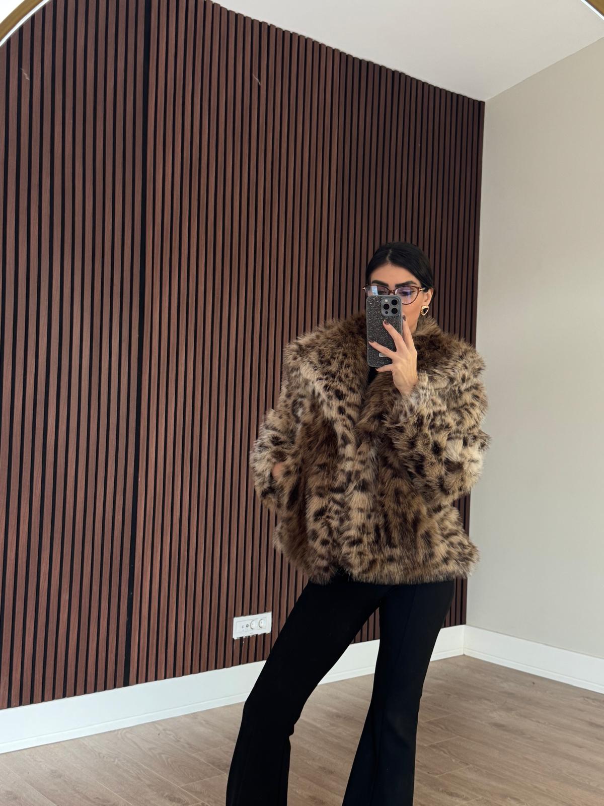 Kahve Leoparlı Desen Yakalı Kürk