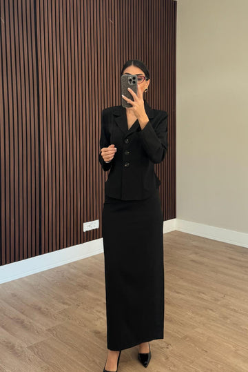 Siyah Belden Oturtmalı İnce Ceket Etek Takım