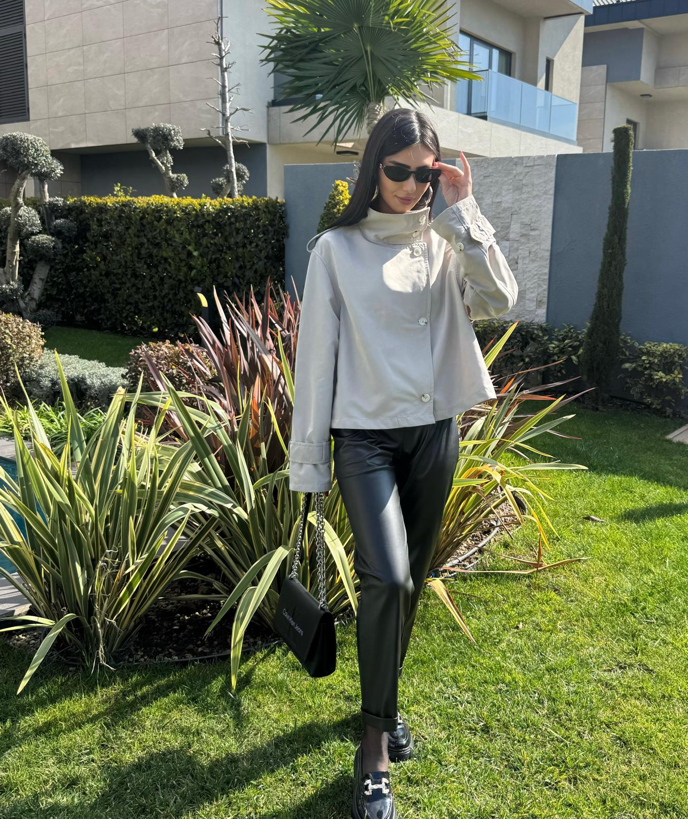 Dik Yaka Taş Trench