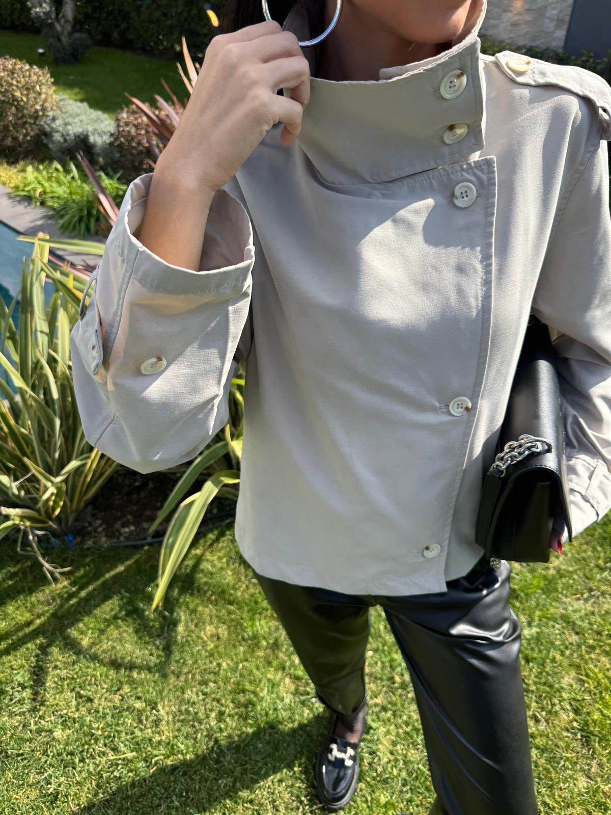 Dik Yaka Taş Trench