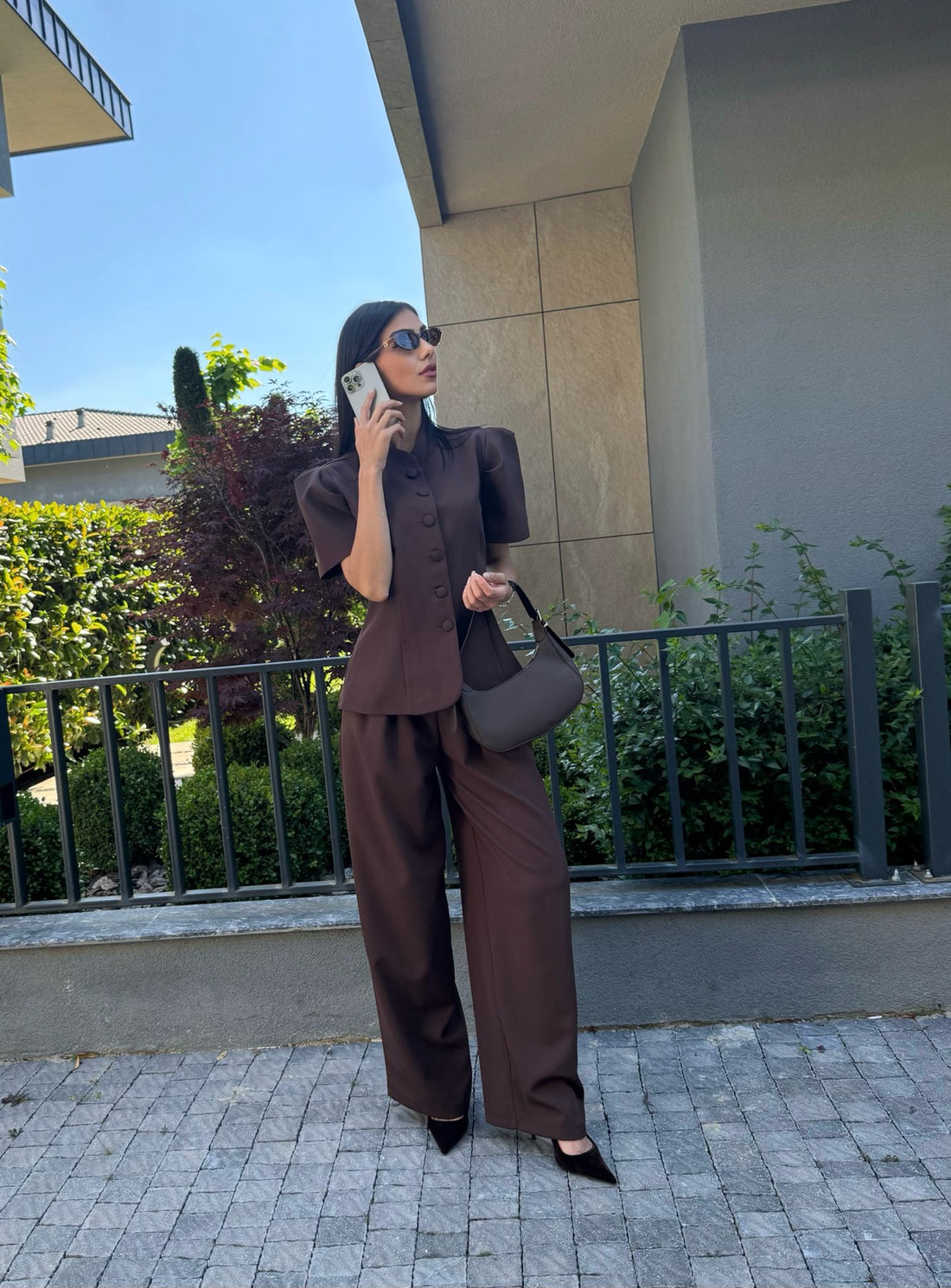 Kahve Kısa Balon Kollu Kaplama Düğmeli Vatkalı Ceket Pantolon Takım