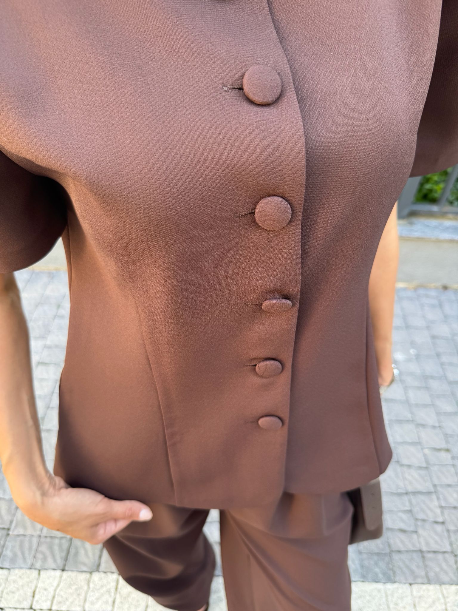 Kahve Kısa Balon Kollu Kaplama Düğmeli Vatkalı Ceket Pantolon Takım