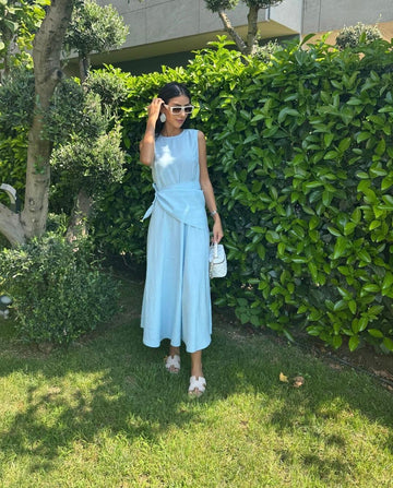 Sıfır Kol Fular Aksesuarlı Bebe Mavisi  Elbise