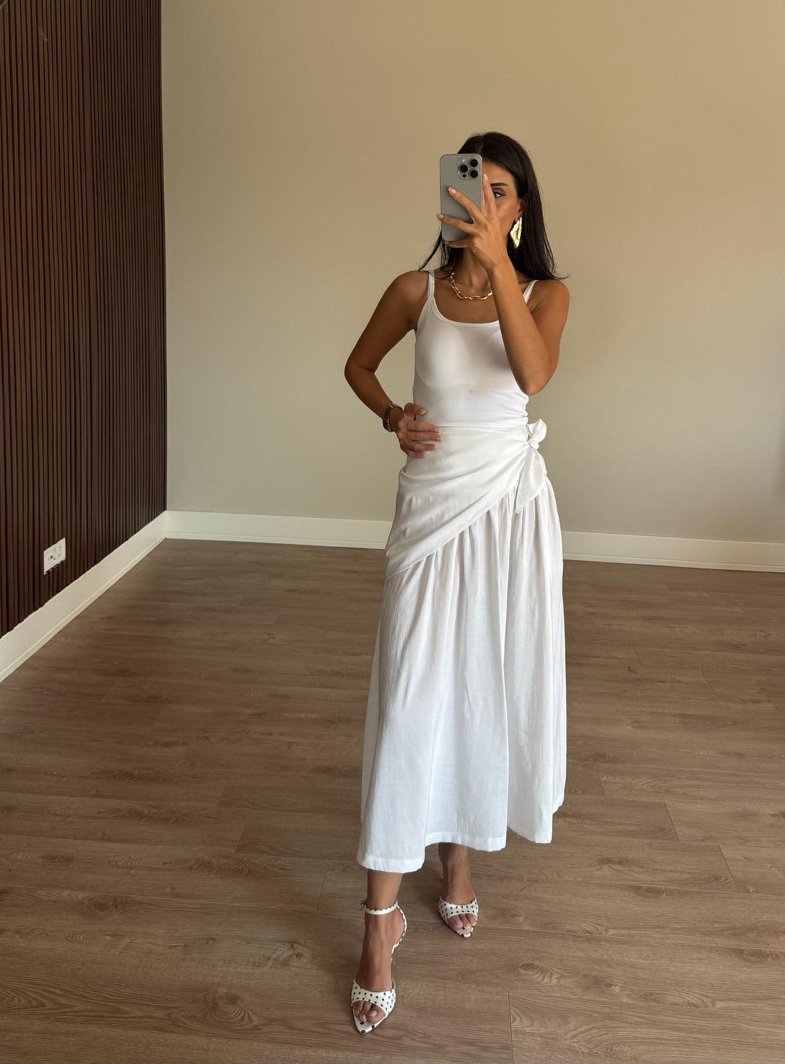 Belden Bağlamalı  Beyaz Etek