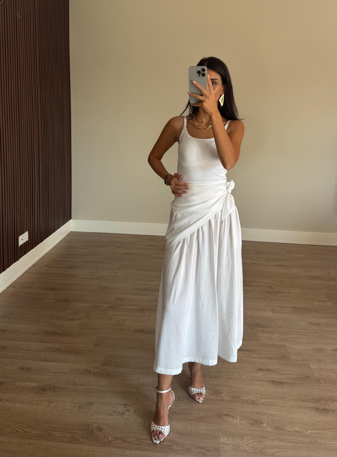 Belden Bağlamalı  Beyaz Etek